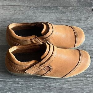 Classic Tan Women's Orthopedic Shoes